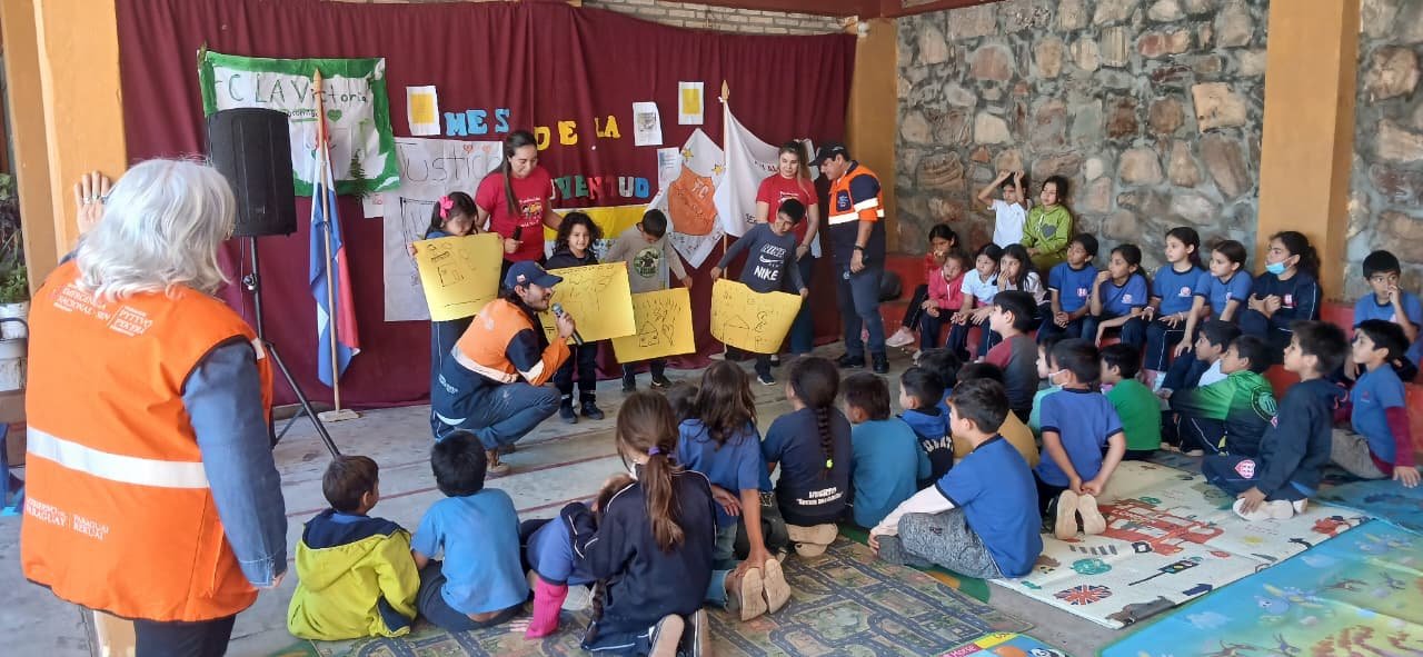 Taller de concientización sobre El Niño en una escuela