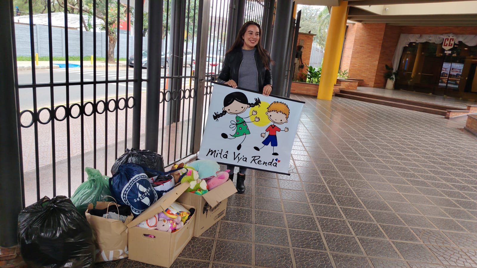 Entrega de la donación del Colegio Goethe