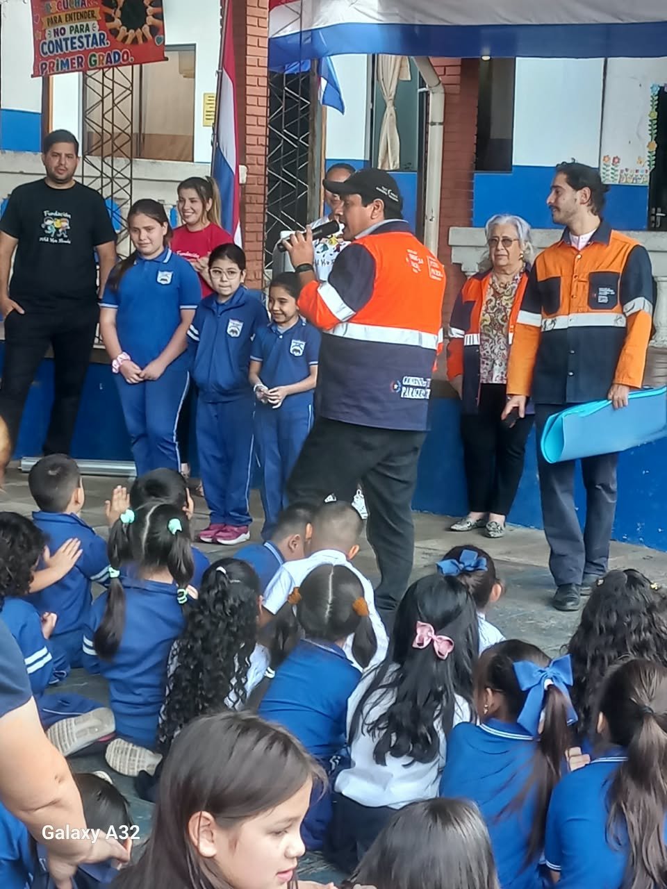 Charla sobre el fenómeno de El Niño frente a los alumnos